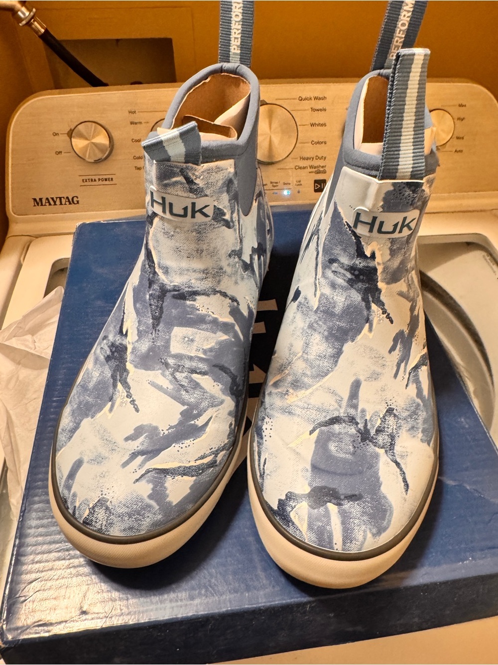 Huk Womens Blue Tie-Dye Slip-On Water-Resistant Shoes